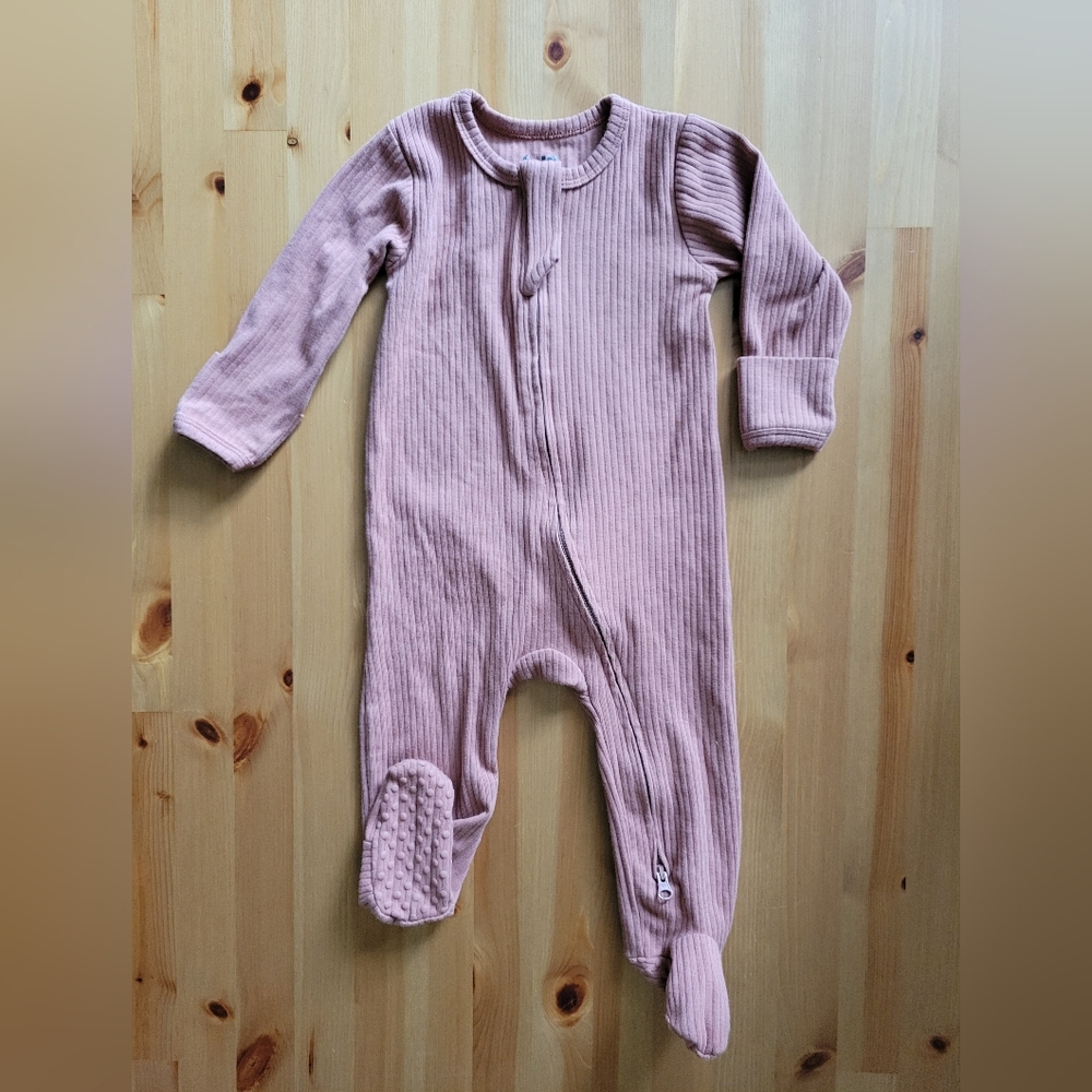 Unbranded Footie Pajamas - EUC 6-12 months $6
